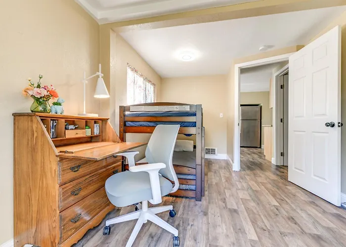 Fish On-Site & Explore Coos Bay! Creekfront Cabin