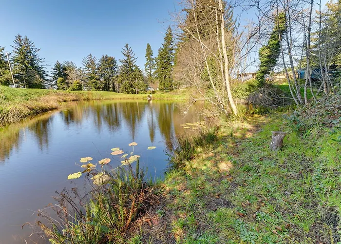 Fish On-Site & Explore Coos Bay! Creekfront Cabin