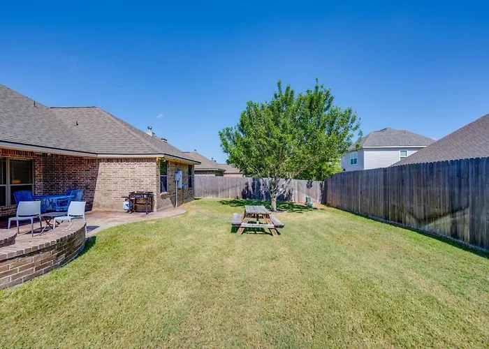 8Min Texas A&M 1 King Beds Firepit Griddlegrill