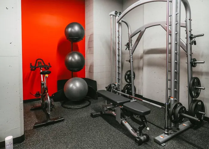 Luxury 2Br Penthouse Apt In Central Halifax