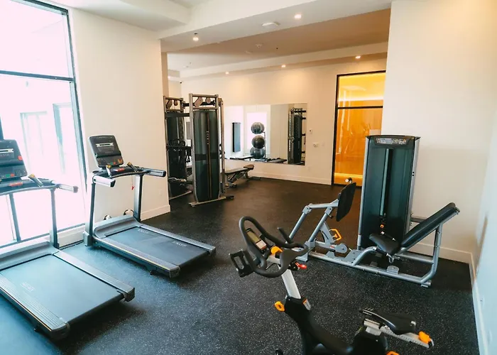Luxury 2Br Penthouse Apt In Central Halifax