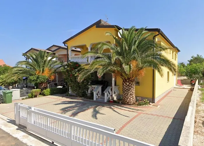 Apartments By The Sea Vir - 22235
