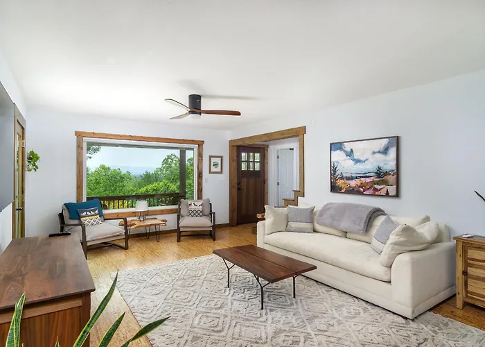 Mountain Over Main Street 5 Min. To Downtown Weaverville, Fire Pit & Views!