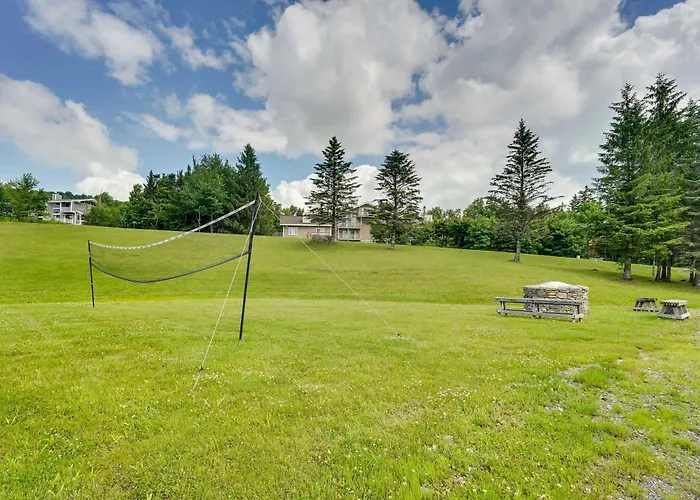 Bromley Mountain Escape W/ 2 Balconies: Hike & Ski