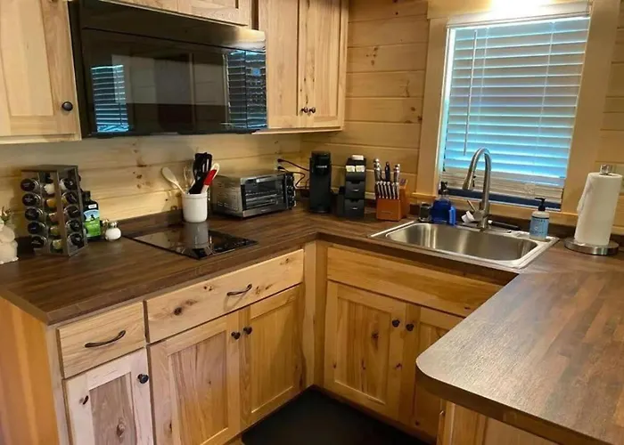 Serene 1Br Cabin Near Nc Z00 With Loft & Waterview