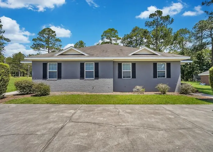 Charming Gray Home- 5 Mins From Gsu!