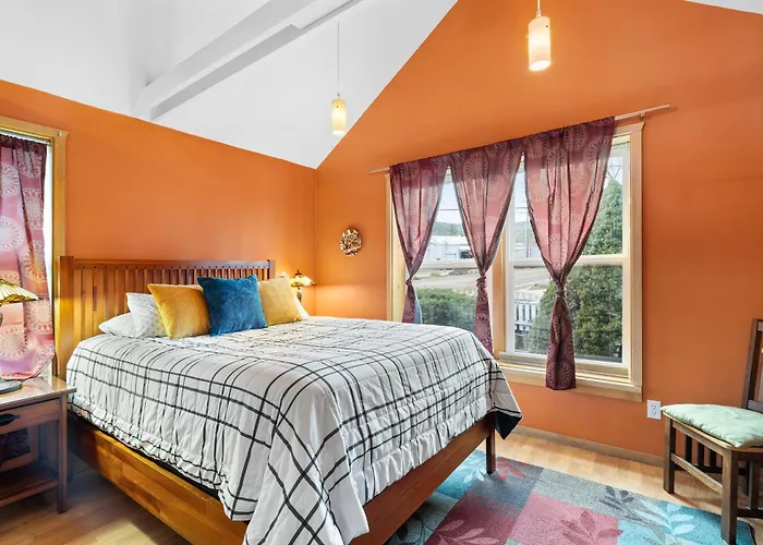 Bluemoon Vacation Rentals - Bluemoon Cottage