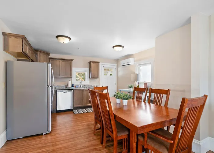 Pioneer Vacation Rentals - Pioneer North Suite Downtown Ashland