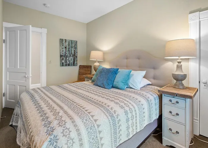 Pioneer Vacation Rentals - Pioneer South Downtown Ashland