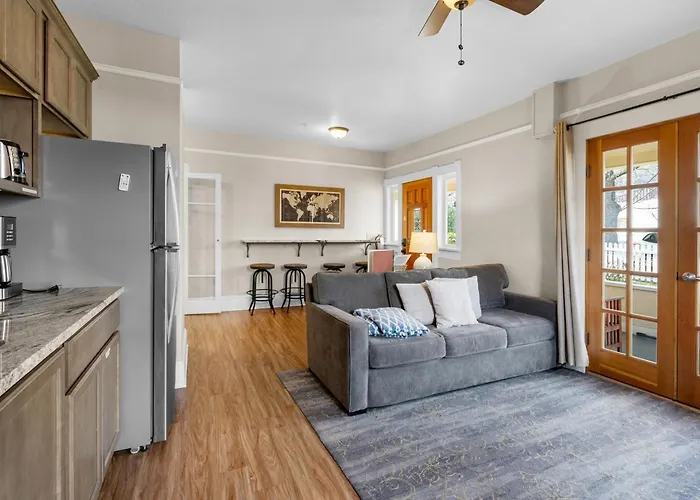 Pioneer Vacation Rentals - Pioneer South Downtown Ashland