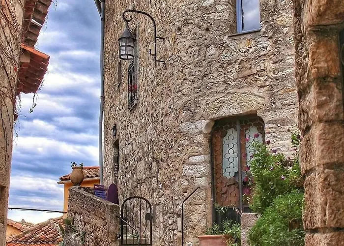 Maison De 6 Pieces Au Coeur Du Village D'Eze