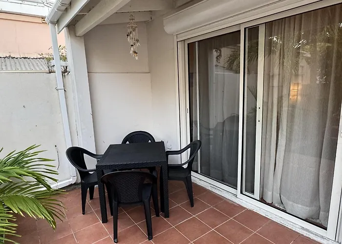 Studio Sleeps 2 With Free Parking