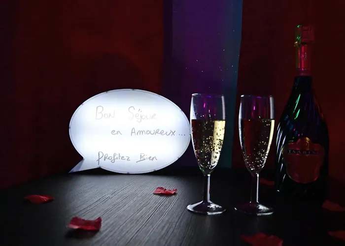 Love Room A Deux Pas De L'Ocean Avec Hammam, Sauna Et Bain A 2 Surprise Garantie