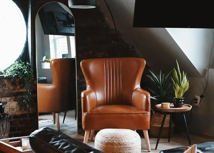 King Bed - Top Floor Penthouse
