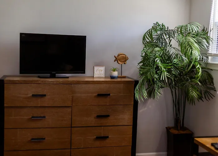 3Br Home 3 Mins To Airport And 11 Mins To Beach