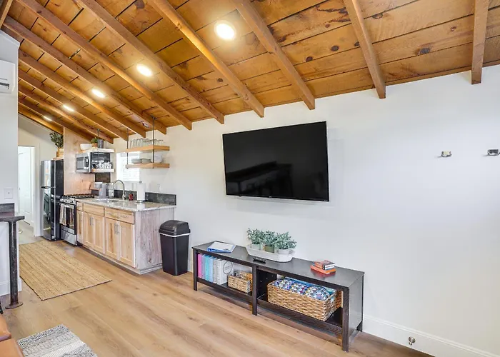Cedar City Studio Retreat: Patio, Fire Pit & Grill