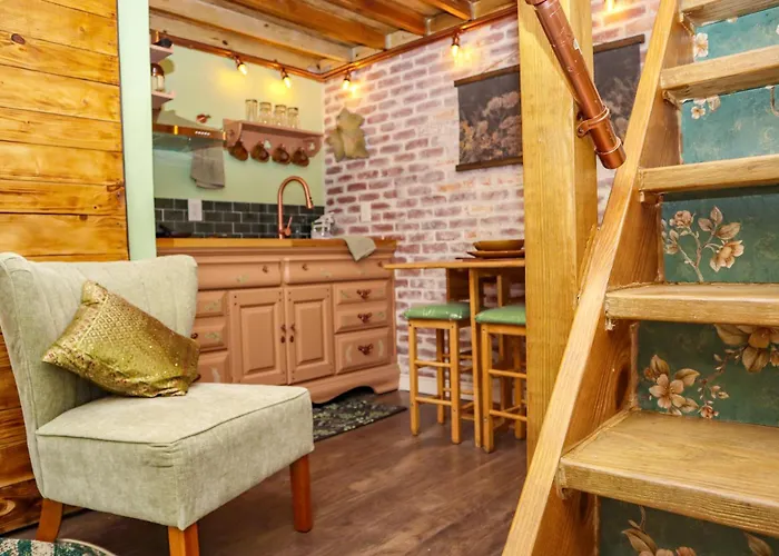 Miami Tiny Vintage Cottage