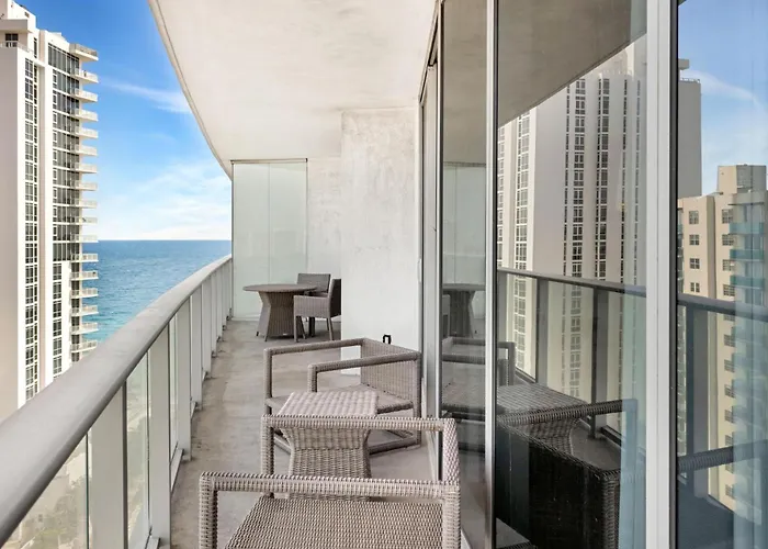 Ocean View Balcony With Pool Gym Access