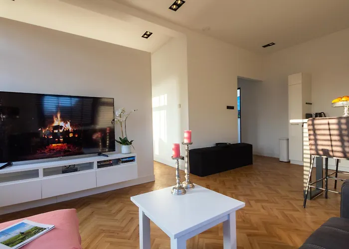 Spacious Private Apartement, 25Min From Amsterdam