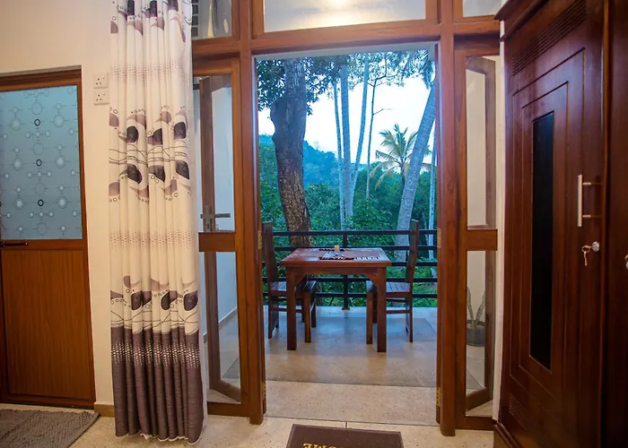D2 Villa Unawatuna