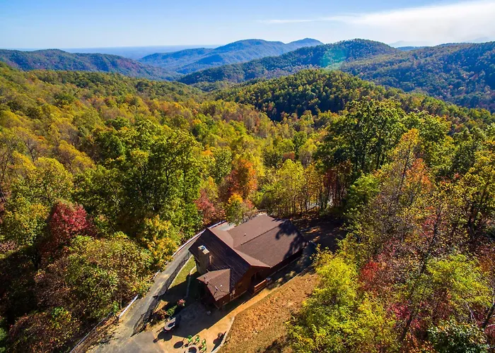 Dancing Bears Cabin Breathtaking Sunrise Mountain Views!