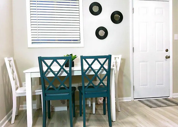 Liberty Towne Spring Lake - Blazing Wi-Fi Near I-95 And Fort Bragg - Perfect For Short Or Long-Term Stays