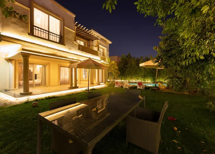 Zyra Luxury Villa With Pool And Jacuzzi In New Cairo