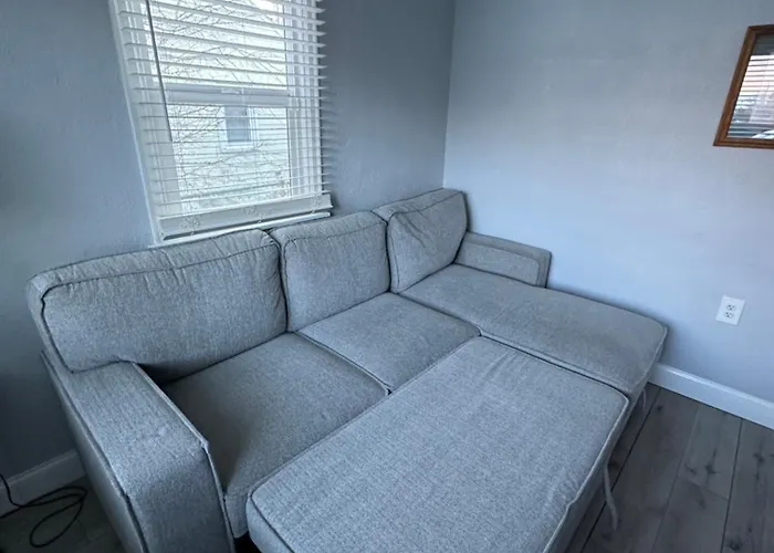 Quiet Retreat, Minutes From Highway And Downtown