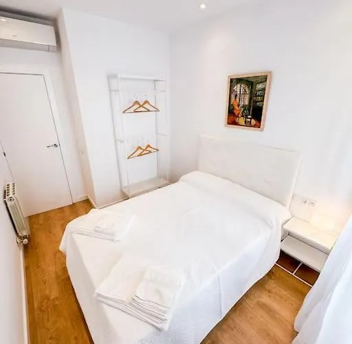 Anna & Thomas - Sitges Center Apt