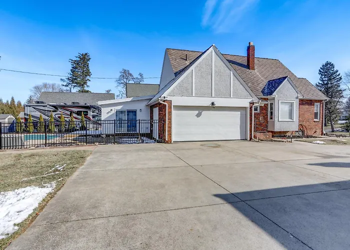 Cozy Tiffin House W/ Private Pool: 1 Mi To Town!