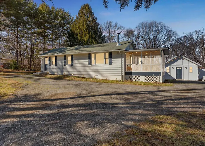 Valley Vista-Mins To Skylinedrive-Hot Tub-King, Queen Beds