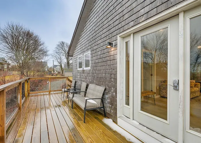 Newly Renovated Maine Retreat: Deck W/ Ocean View!