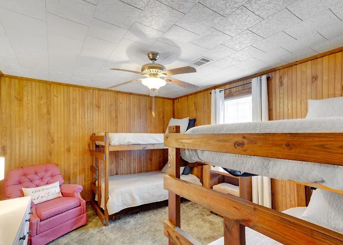 Heber Springs Cabin W/ Deck: 3 Mi To Sugarloaf Mtn