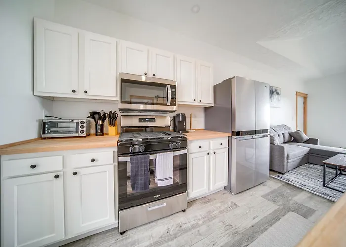 4 Mi To Lake Erie Access: Condo On The Greens