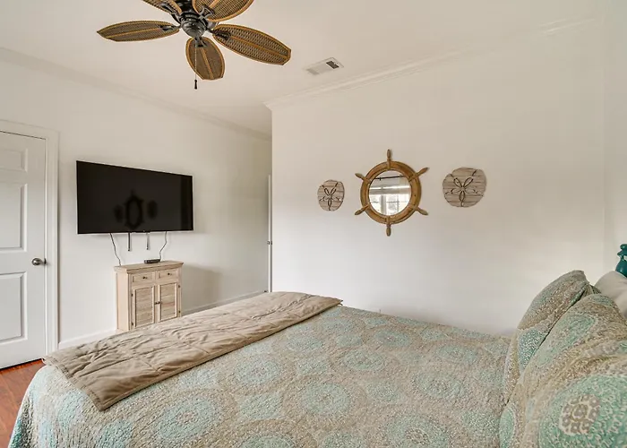 Foley Condo W/ Pool Access: 10 Mi To Gulf Shores!