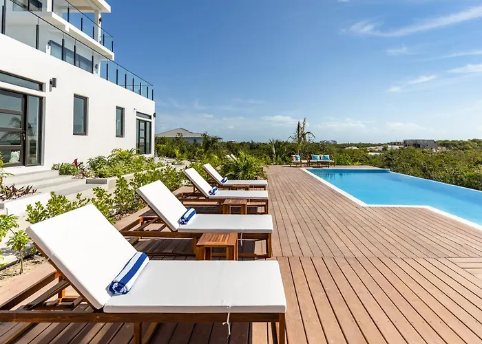 Jade I Long Bay Retreat I Luxury Stay Near Grace Bay & Long Bay Beach