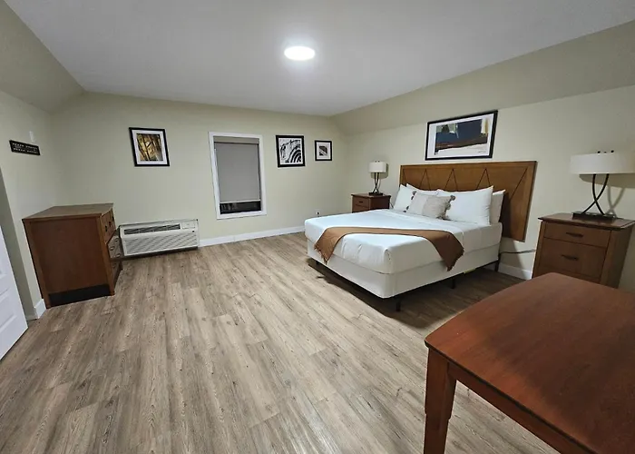 Spacious 2 Bedroom Loft Apt #7