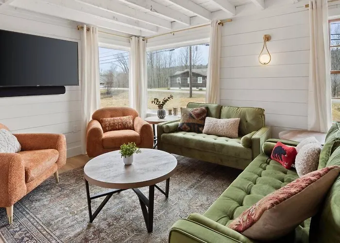 100% Renovated Stowe Village Farmhouse