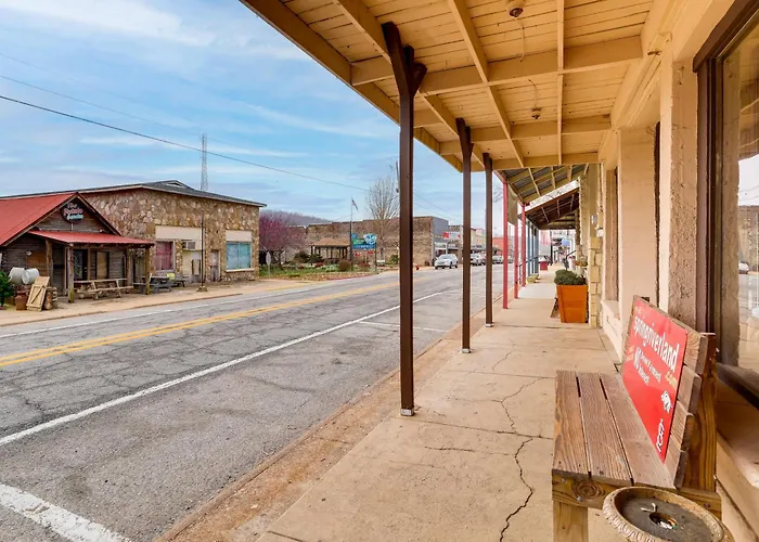 Historic Hardy Home W/ Game Room On Main Street