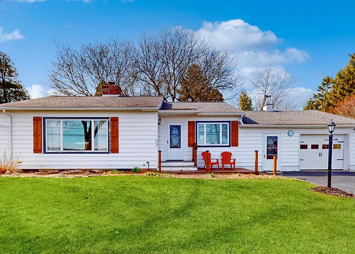 Dock! Waterfront Owasco Lake 'Moon Rise House'