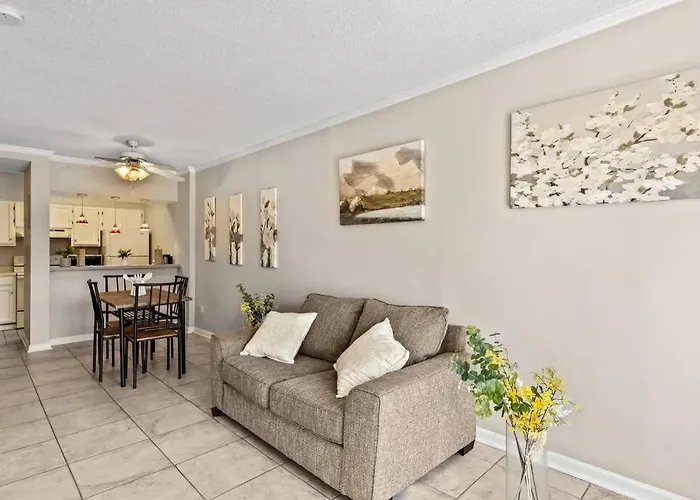 Downtown Columbia Apartment