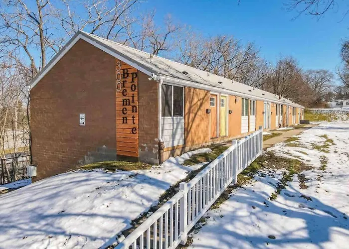 Studio W/ King Bed Near Dwtd