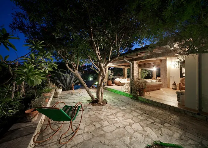Villa Vigata On The Beach Of Kaucana
