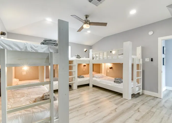Modern Freeport Home W/ Views: Walk To Beach!