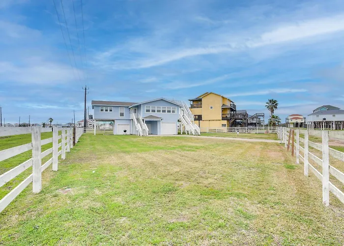 Modern Freeport Home W/ Views: Walk To Beach!