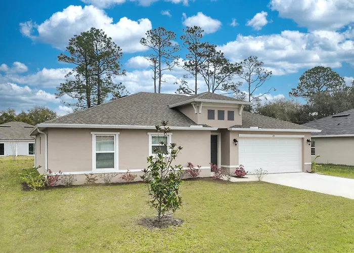 Coastal Vibes & Family Fun-Spacious 3Br, Kidz Zone, Desirable Neighborhood