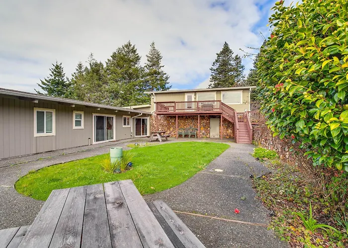 Ocean-View Oregon Coast Vacation Rental W/ Deck