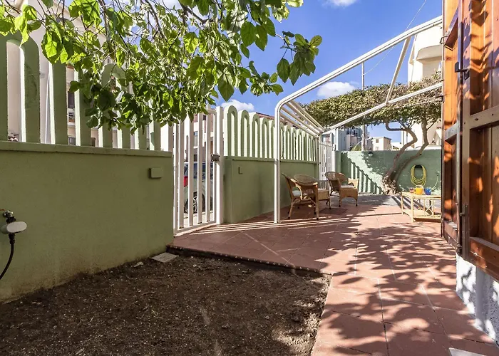 Nuras - Villa Verde Guest House