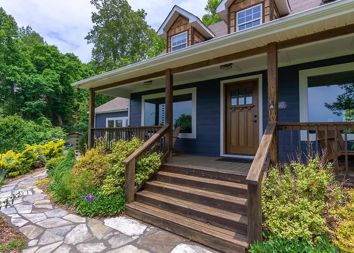 Mountain Over Main Street 5 Min. To Downtown Weaverville, Fire Pit & Views!