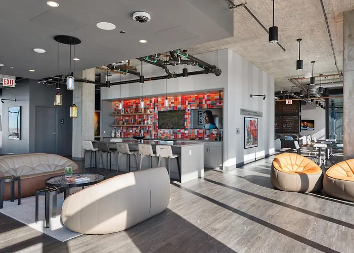 Fulbrix Bright Designer Apartments With West Loop Views
